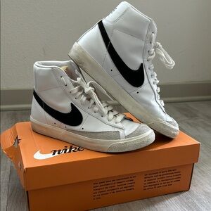 Nike Blazer Mid 77